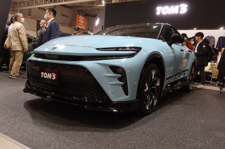 TOM'S クラウン スポーツ