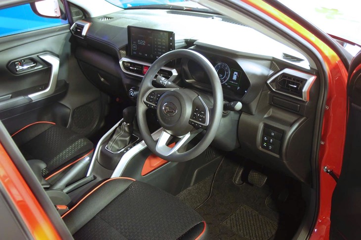 ダイハツ・ロッキーG（インテリア）