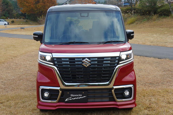 「スズキ・スペーシア カスタム ハイブリッドXSターボ」（エクステリア）