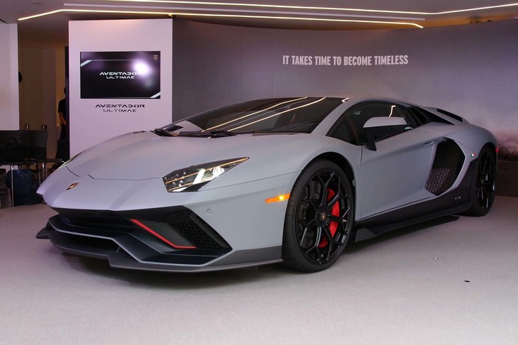 ランボルギーニ・アヴェンタドールLP780-4 Ultimae