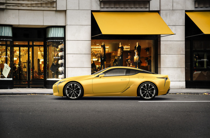 「レクサスLC500“ラスターイエロー”」
