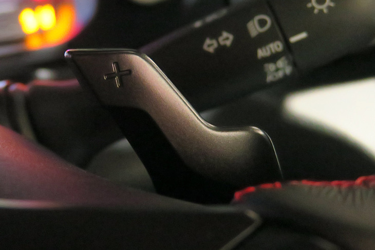 スバルBRZ（シフトパドル）