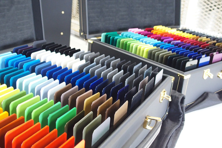 ランボルギーニのビスポークプログラム、アドペルソナムのディスプレイ（外装色のサンプル）。