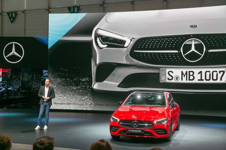 フルモデルチェンジされ2代目となった「メルセデス・ベンツCLAシューティングブレーク」発表の様子。
