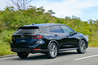 近年は「困ったらクロスオーバーの派生モデル」というのが自動車業界のトレンド（？）だが、意外や「レヴォーグ」では、こうしたモデルの設定は想定されていなかったという。