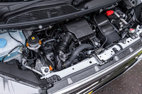 0.66リッターの直3ターボエンジンは、最高出力64PS/6000rpm、最大トルク104N・m/2600rpmを発生。CVTとのマッチングがいいこともあって、低回転から不満のない加速をみせる。