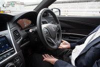 渋滞時の自動運転機能も優秀だったが、それ以上にハンズオフ運転中の制御のスムーズさに驚かされた。高精度デジタル地図や、LiDARの恩恵だろう。