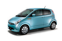 「R2 FAVORITE Edition」。14インチの8スポークタイプフルホイールキャップが付与される。