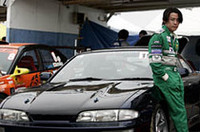 この秋、「マーチカップ」に参戦するミュージシャンの河村隆一さんも、「S14シルビア」でドリフトに挑戦。