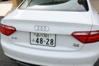 写真をクリックするとシートが倒れるさまが見られます。