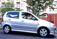 ダイハツYRVエアロSパック(4AT)【ブリーフテスト】の画像