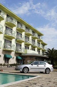 空力パーツをまとったトップグレード「エアロ2.0T」。210psを発生するハイプレッシャーターボを積む。