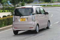 今回のテスト車の中では、「N-WGN」のみホイールベースが10cm近く長い。
    