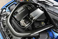 先代のV8から直6へと“戻された”、「M3セダン」のエンジン。ただし、自然吸気型だった先々代とは異なり、2つのターボを装着する。