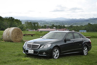 1947年にデビューしたW136型以来、全世界で累計1200万台以上が販売されたEクラスは、メルセデスの基幹車種。その時代の最先端テクノロジーを搭載してきたという歴史がある。
