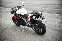 ボディーサイズ：全長×全幅×全高＝--×780×1070mm
	ホイールベース：1435mm
	重量：192kg
	エンジン：1050cc 水冷4ストローク 並列3気筒 DOHC 4バルブ
	最高出力：140ps（103kW）/9500rpm
	最大トルク：11.4kgm（112Nm）/7850rpm