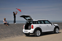 MINIクーパーS クロスオーバーALL4（4WD/6MT）【海外試乗記】の画像