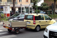 トレーラーをけん引中の「パンダ」。