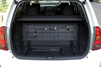 写真をクリックするとデッキボードの下の収納スペースが見られます。