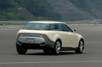 【東京モーターショー2005プレビュー】スバル・B5-TPHの画像