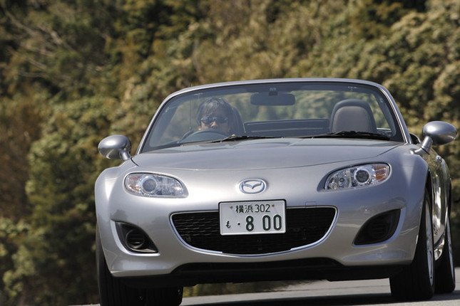 【スペック】全長×全幅×全高＝4020×1720×1255mm／ホイールベース＝2330mm／車重＝1160kg／駆動方式＝FR／2リッター直4DOHC16バルブ（162ps／6700rpm、19.3kgm／5000rpm）／価格＝295万円（テスト車＝295万5250円）