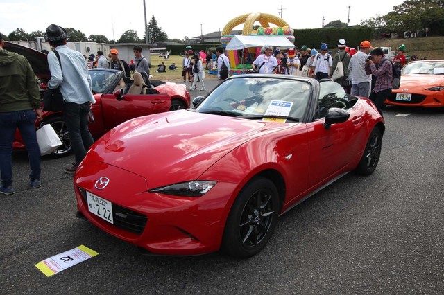 00台以上の マツダ ロードスター が集結 ロードスター30周年ミーティング の会場から 内装 外装など45枚 画像 写真 Webcg