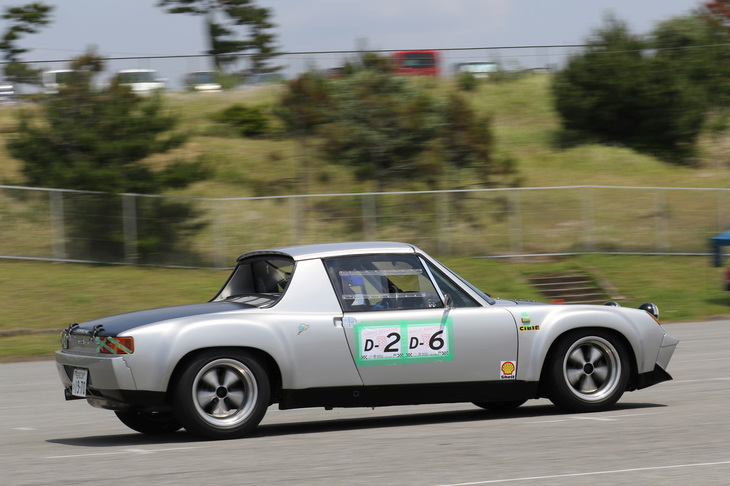 ブリスターフェンダーなどでレース用ワークスマシン「914-6GT」風にモディファイされた「ポルシェ914/6」。