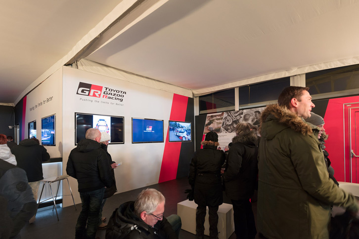トヨタのサービスの横には、ギャラリー向けのホスピタリティーブースが設定されていた。