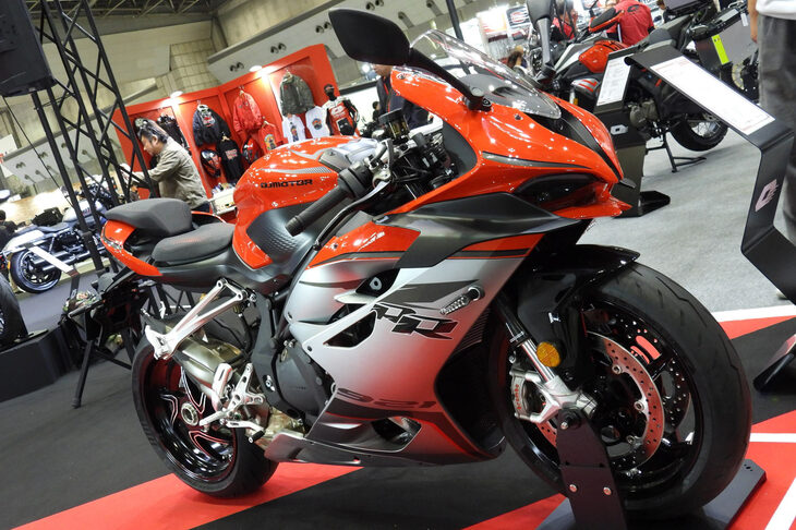 QJモーターの、排気量900ccクラスのスーパースポーツ「SKR921RR」。