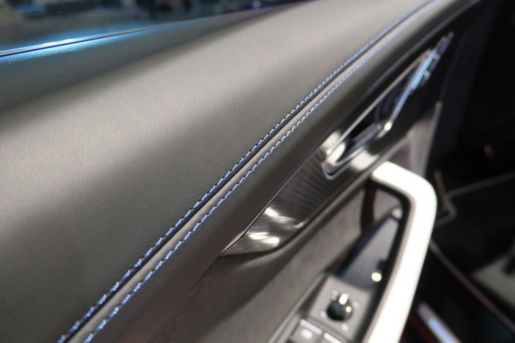 アウディRS Q8（ドアトリムのステッチ）