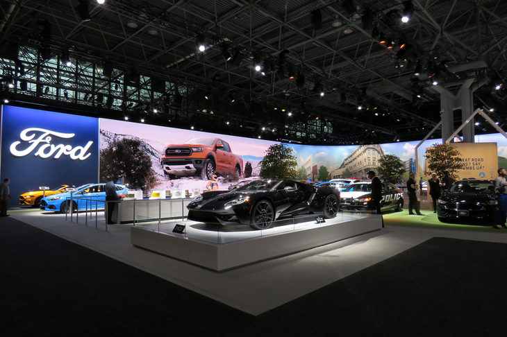 フォードブースの様子。