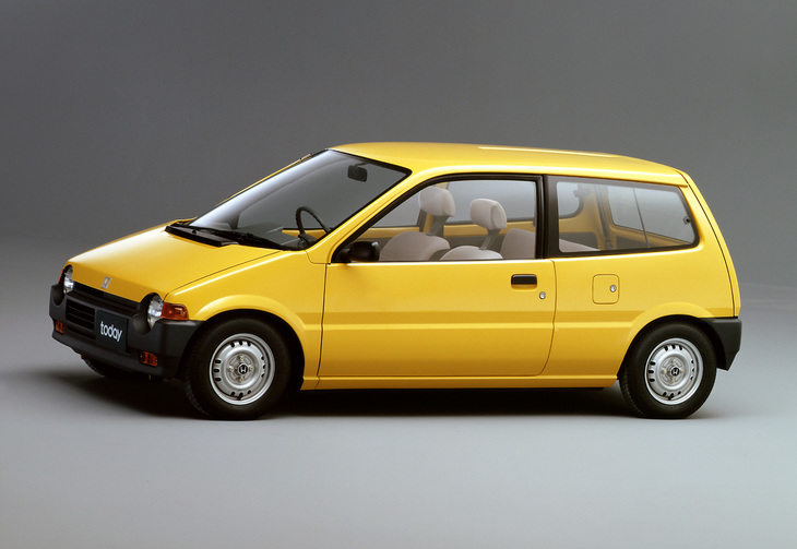 1985年「ホンダ・トゥデイ」。ワンモーションに近いロングルーフのスタイリッシュなボディーを持つ商用車登録の軽ボンバン。1988年に乗用登録版が追加された。