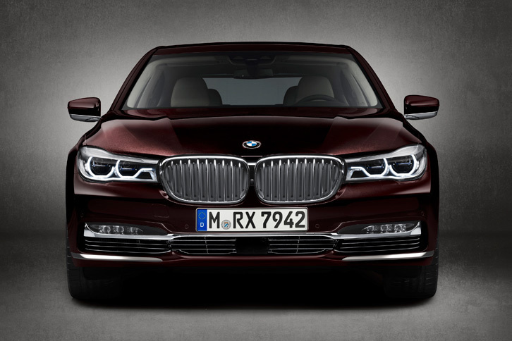 「BMW M760Li xDrive V12 Excellence」（欧州仕様車）