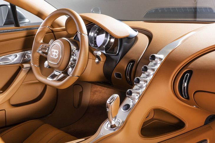 ブガッティ・シロン スポーツ“レ・レジェンド・デュ・シエル”（インテリア）