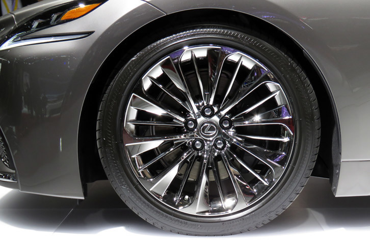 レクサスLS500h（ホイール）