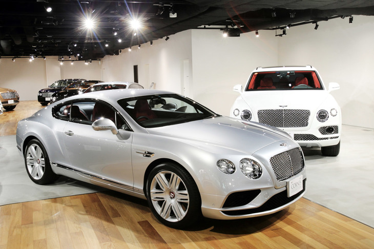 2ドアクーペの「コンチネンタルGT」やSUVの「ベンテイガ」が人気をけん引するベントレーの在庫も、抜群のクオリティーを持っていた。