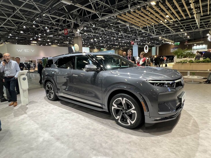 ヴィンファストVF9