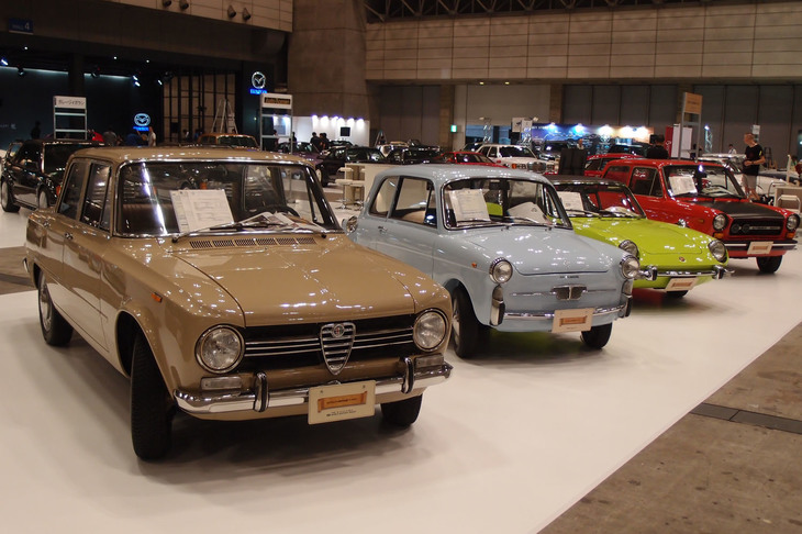 ワールドヴィンテージカーズのブースの様子。