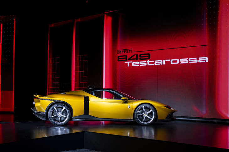 フェラーリ849テスタロッサ（サイドビュー）