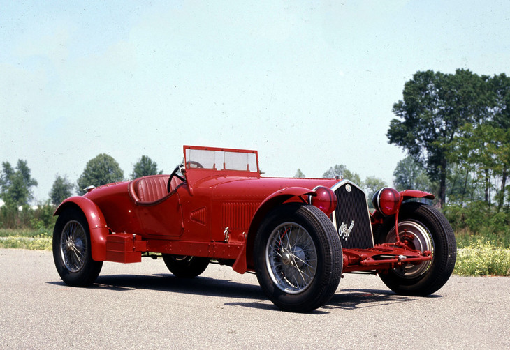 「アルファ・ロメオ8C 2300ルマン」。1931年のルマンでも優勝したマシンで、155PSを発生する2.3リッター直8 DOHCエンジンを搭載。