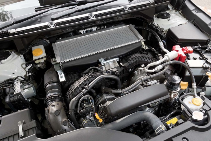 最高出力275PS／最大トルク375N・mの2.4リッター水平対向4気筒ターボエンジン「FA24」を縦置きで搭載する。