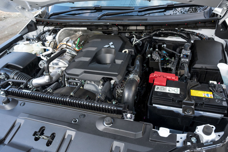 最高出力204PS、最大トルク470N・mを発生する2.4リッター直4ディーゼルターボエンジン。日本仕様には、「トライトン」に用意されるエンジンのなかでも特にアウトプットの大きいものが採用された。