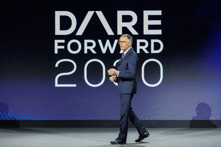 2022年3月の中期経営計画発表で、EVシフトの推進を鮮明にしたステランティスだが、それまでは自動車の電動化に関して“現実的”な姿勢を保っていた。推進派にくら替えしたとはいえ、EU政府のEV政策がいささか強引であることは、重々理解しているのだろう。