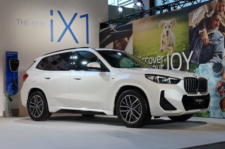 BMW iX1 xDrive30 Mスポーツ