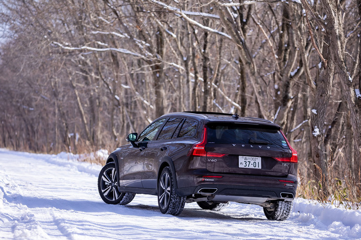 「V60クロスカントリー」のボディーサイズは全長×全幅×全高＝4785×1895×1505mm、ホイールベース＝2875mm。