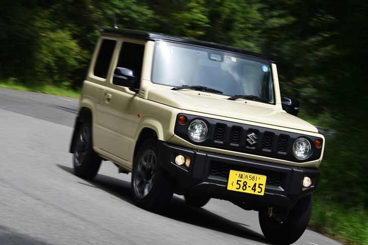 ブレーキのコントロール性とフィーリングにこだわったという新型「ジムニー」。低速時の制動力に配慮し、リアのみドラム式となっている。