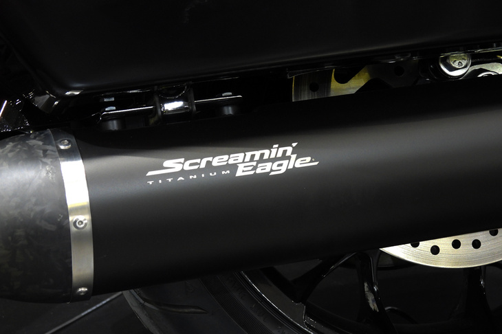 ハーレーダビッドソンCVOロードグライドST