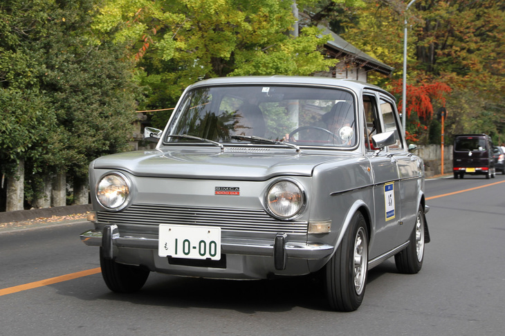 1973年「シムカ1000GLS」。戦前にフィアットのライセンス生産から始まったフランスのシムカが1961年にリリースしたリアエンジンのセダン。サイズとレイアウトが近い「ルノー8」のライバルだったが、デビューはこちらのほうが早く、より長く（1978年まで）つくられた。