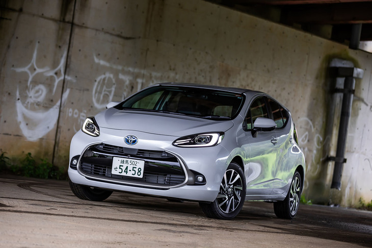 2021年7月19日に発表された2代目「トヨタ・アクア」。従来型と同じハイブリッド専用車で、車内空間の広さと優れた燃費性能が特徴としてうたわれている。