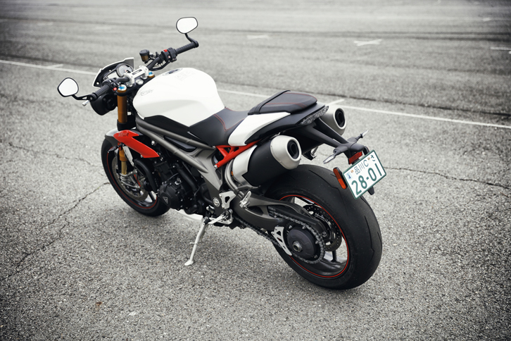 ボディーサイズ：全長×全幅×全高＝--×780×1070mm
	ホイールベース：1435mm
	重量：192kg
	エンジン：1050cc 水冷4ストローク 並列3気筒 DOHC 4バルブ
	最高出力：140ps（103kW）/9500rpm
	最大トルク：11.4kgm（112Nm）/7850rpm